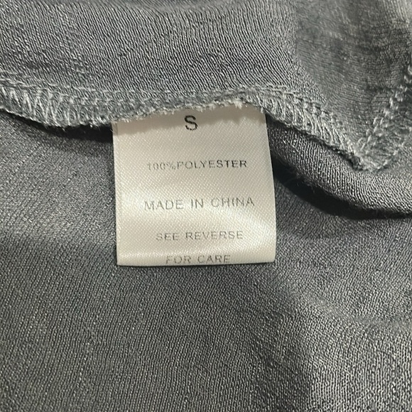 Wishlist size small button up twisted front high low sleeveless gray top - Picture 5 of 5